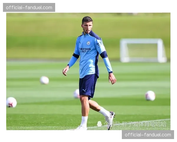 温布尔登组委会讨论引入“教练场内指导”规则,或于2027年实行 温布尔登组委会讨论引入“教练场内指导”规则,或于2027年实行