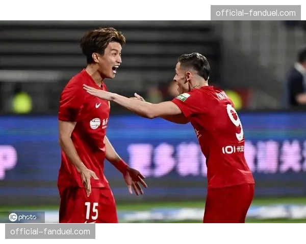 重庆铜梁龙2-1上海海港取四连胜，陈纯新连续三轮破门